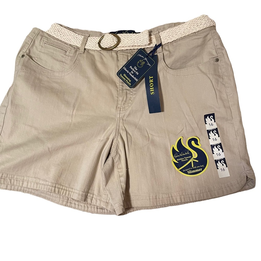 NWT Gloria Vanderbilt Belted Khaki Shorts Women’s Size 16 Flattering Mid Length